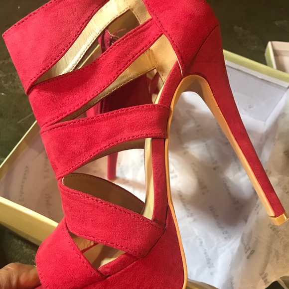 Fahrenheit Divina Red Platform Sandal - Picture 3 of 4